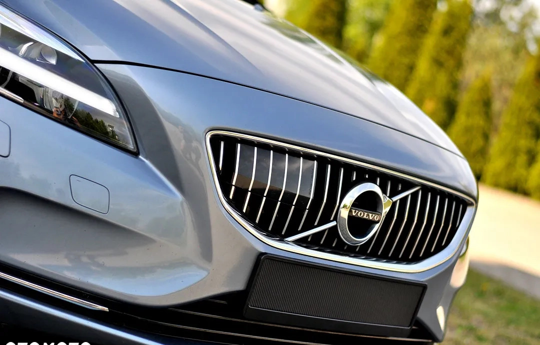 Volvo V40 cena 56900 przebieg: 189000, rok produkcji 2018 z Płock małe 704